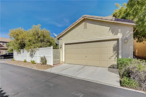 $2,400 | 2057 Self Portrait Street, Henderson, NV 89044