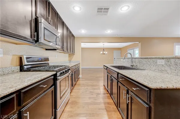 $2,400 | 2057 Self Portrait Street, Henderson, NV 89044