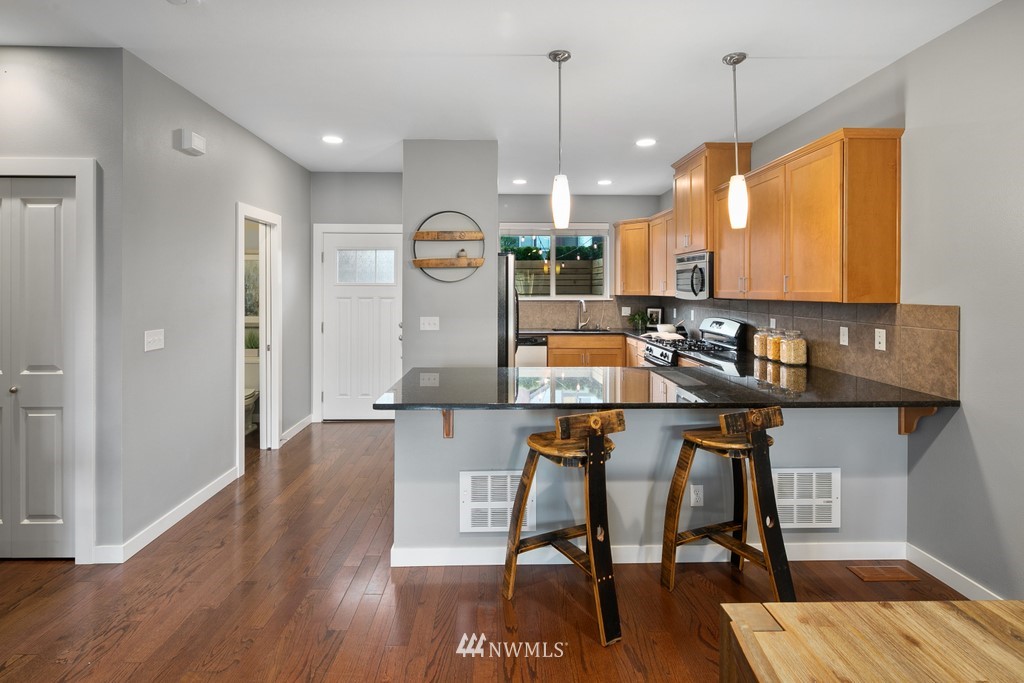 16420 2nd Drive Southeast Bothell, WA 98012 - Photo 7 of 22 Gallery Image 7