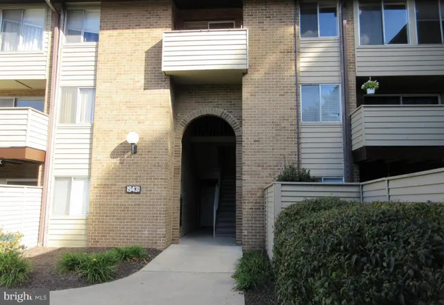 $2,000 | 19431 Brassie Place, Unit 19431, Montgomery Village, MD 20886