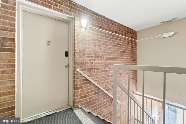 $2,000 | 19431 Brassie Place, Unit 19431, Montgomery Village, MD 20886