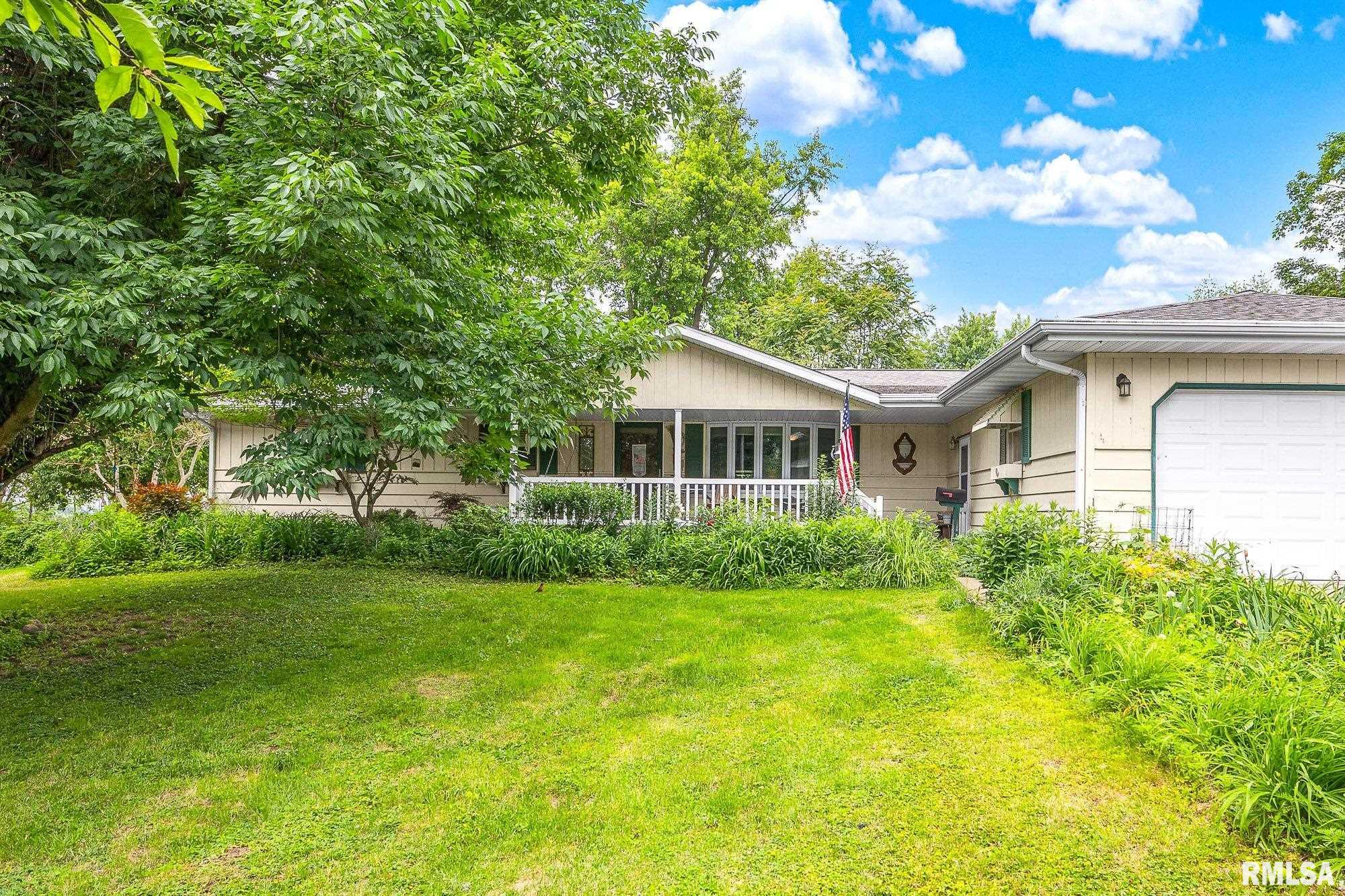503 South Walnut Street Delavan, IL 61734 - Photo 2 of 40