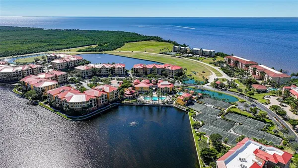a very nice looking room with lots of tables and chairs