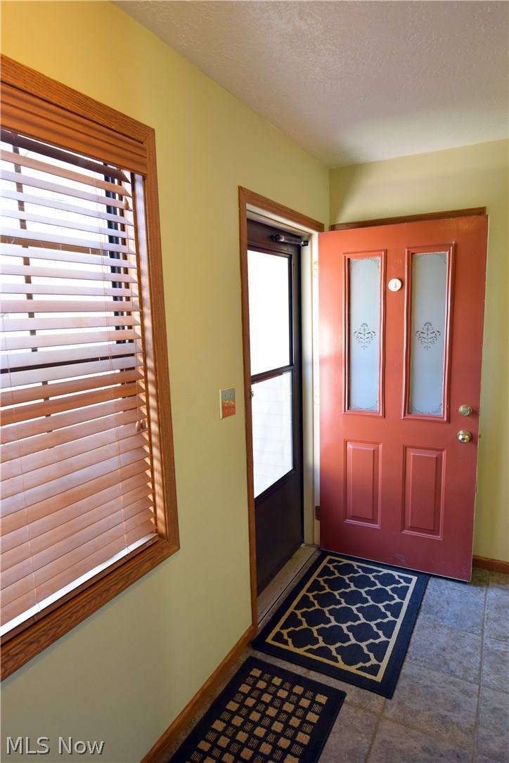 988 Perkins Jones Road Northeast Warren, OH 44483 - Photo 17 of 35 Gallery Image 17