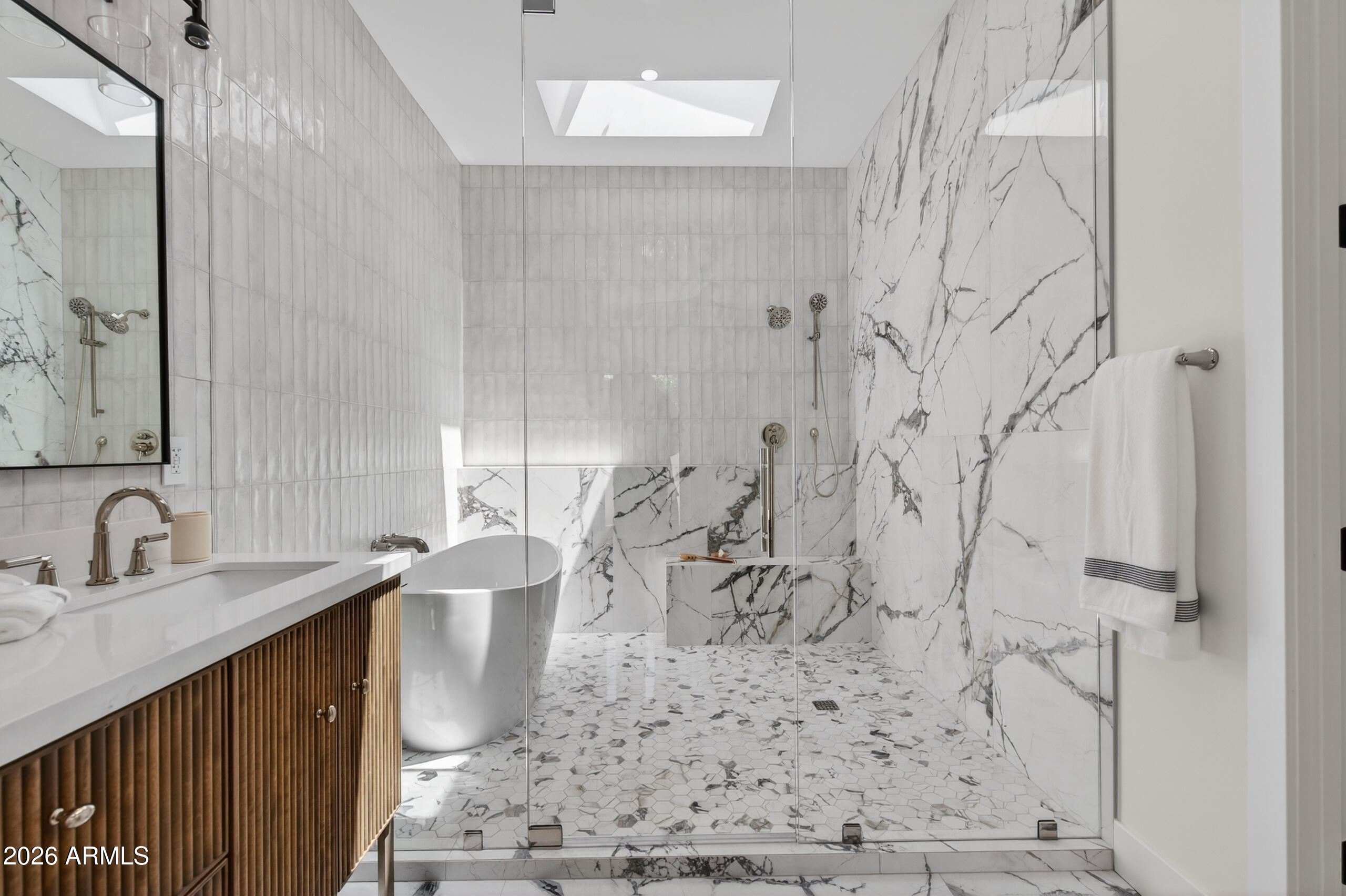 4048 East Edgemont Avenue Phoenix, AZ 85018 - Photo 60 of 88 Master Bathroom