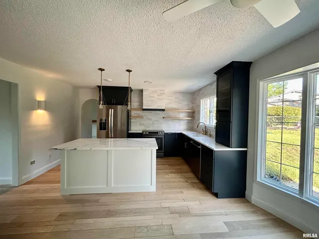 $339,900 | 317 South Lu Court, Carbondale, IL 62901