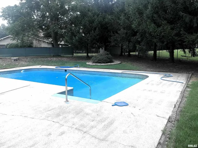 $339,900 | 317 South Lu Court, Carbondale, IL 62901