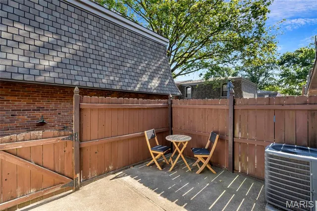 $169,900 | 4259 Burnett Walk, St. Louis, MO 63125