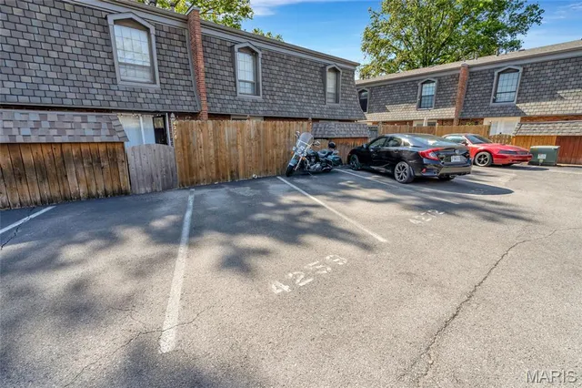 $169,900 | 4259 Burnett Walk, St. Louis, MO 63125