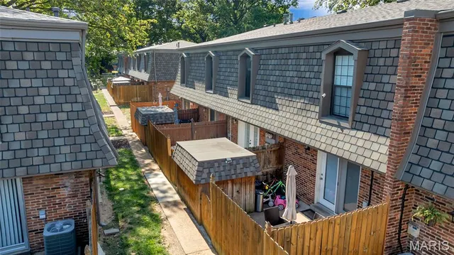 $169,900 | 4259 Burnett Walk, St. Louis, MO 63125