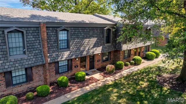 $169,900 | 4259 Burnett Walk, St. Louis, MO 63125