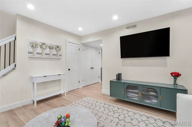 $169,900 | 4259 Burnett Walk, St. Louis, MO 63125