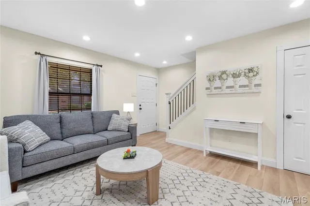 $169,900 | 4259 Burnett Walk, St. Louis, MO 63125