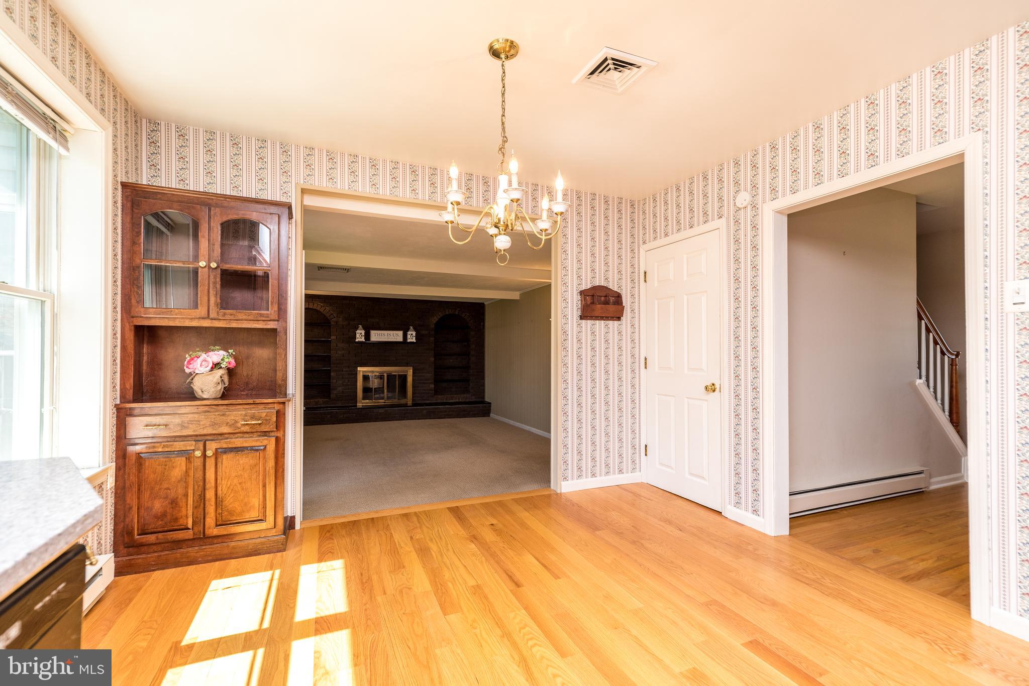 231 Parry Road Warminster, PA 18974 - Photo 19 of 71 Eat in Kitchen - fits a table for 6
