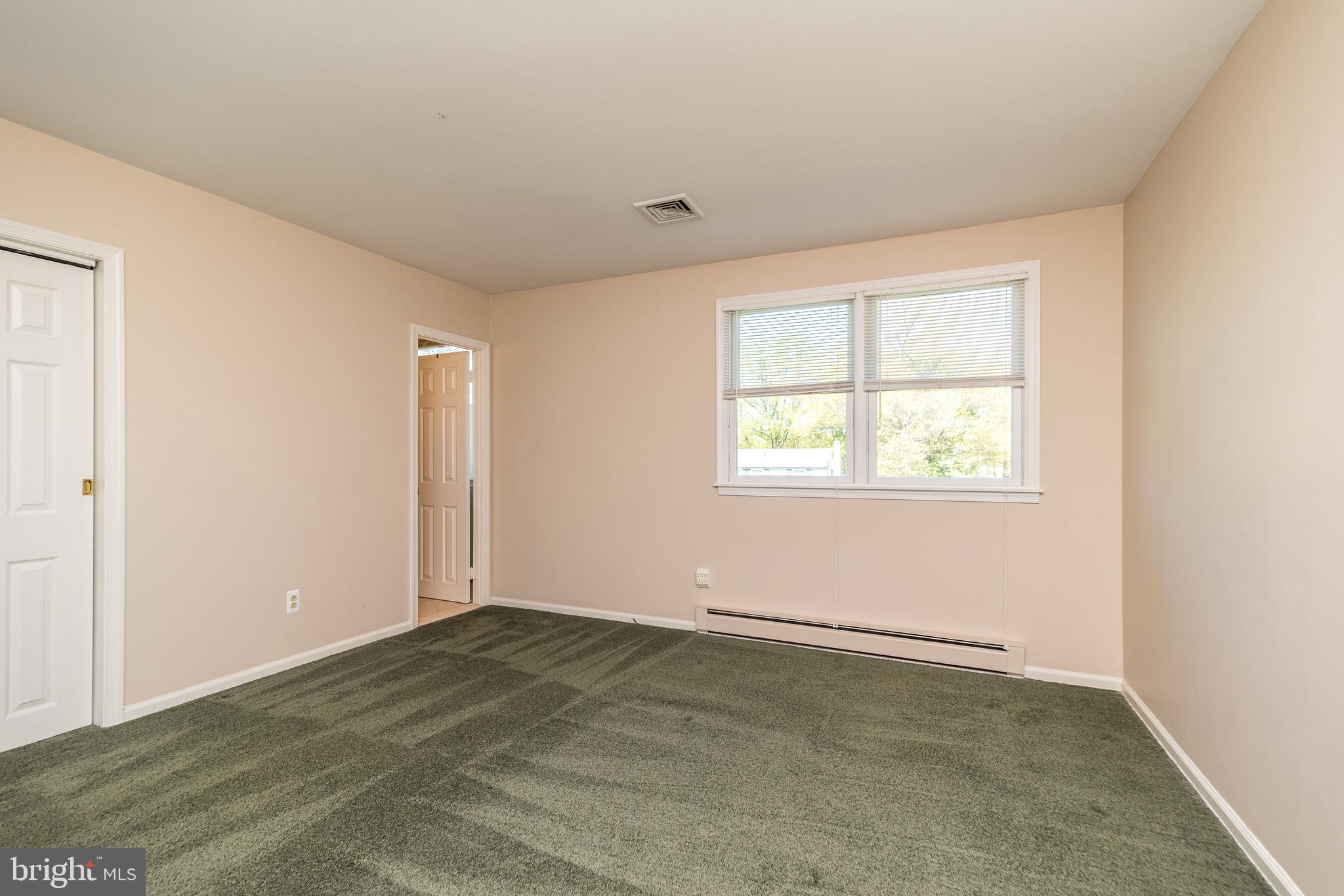 231 Parry Road Warminster, PA 18974 - Photo 38 of 71 an empty room with a window