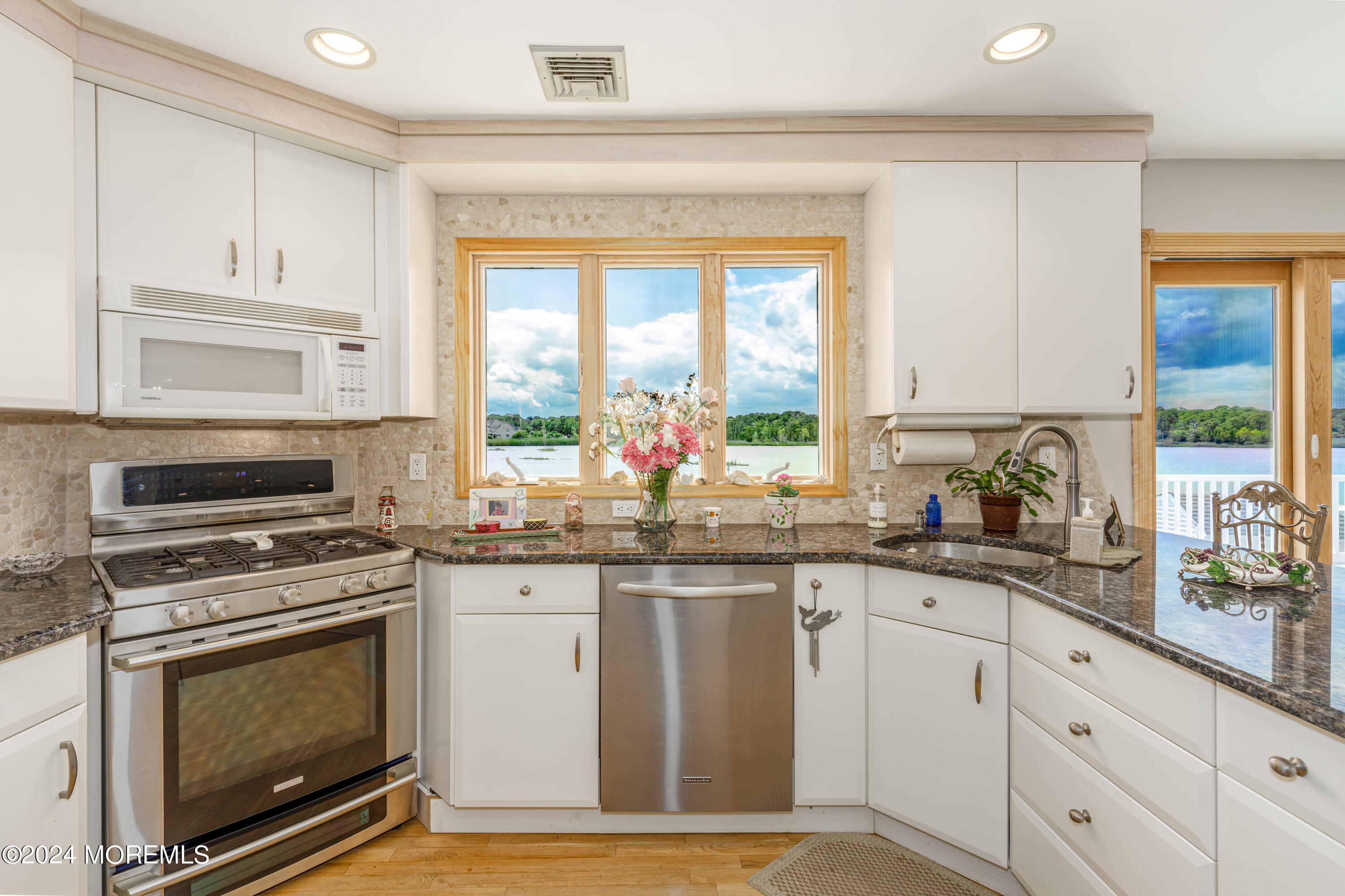 1537 Little Hill Road Point Pleasant, NJ 08742 - Photo 21 of 62 Interior-15