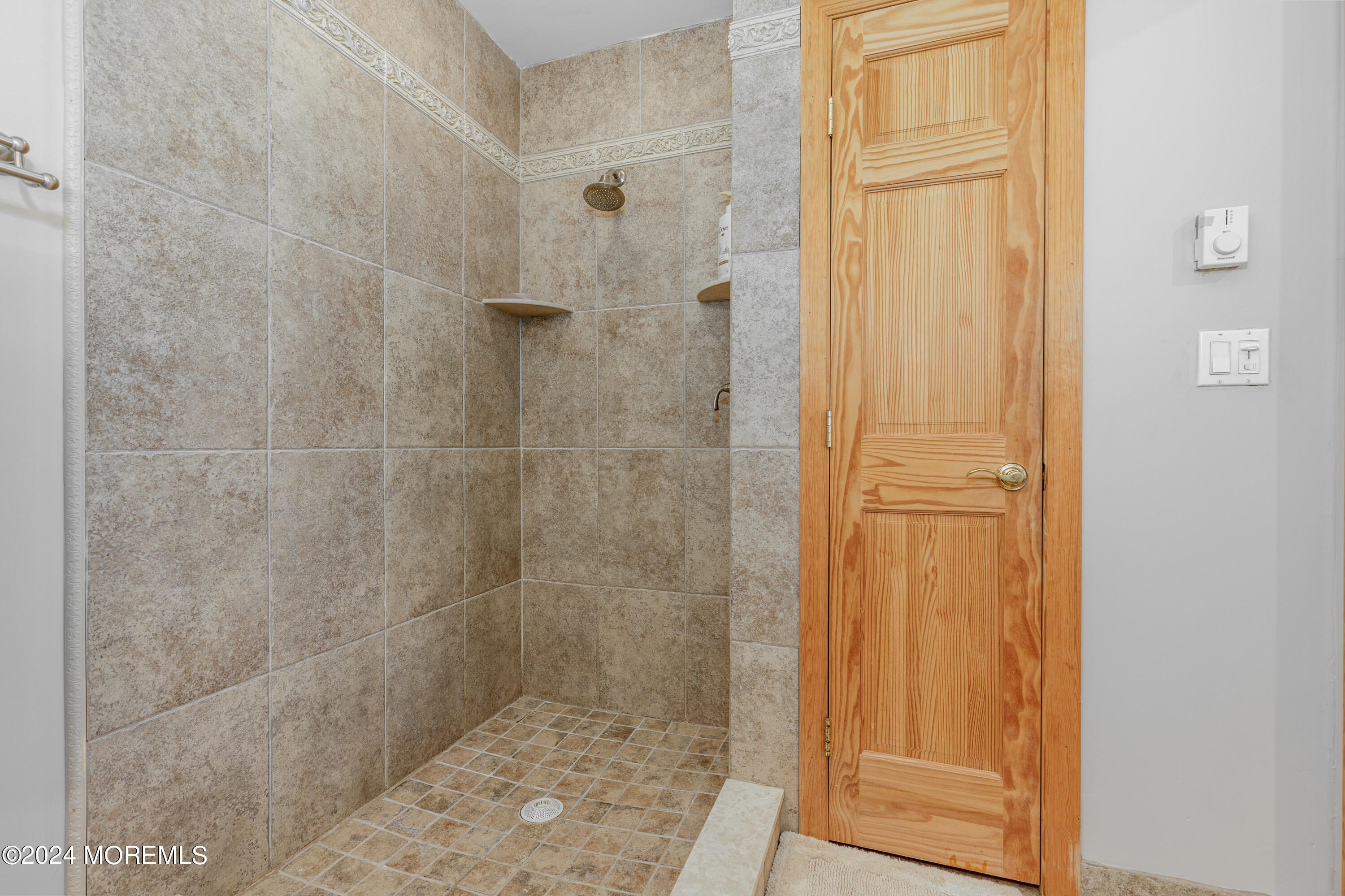 1537 Little Hill Road Point Pleasant, NJ 08742 - Photo 33 of 62 Interior-33