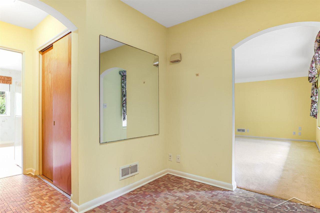 1334 Hemmeter Road Saginaw, MI 48638 - Photo 9 of 54 50053436-8.JPG