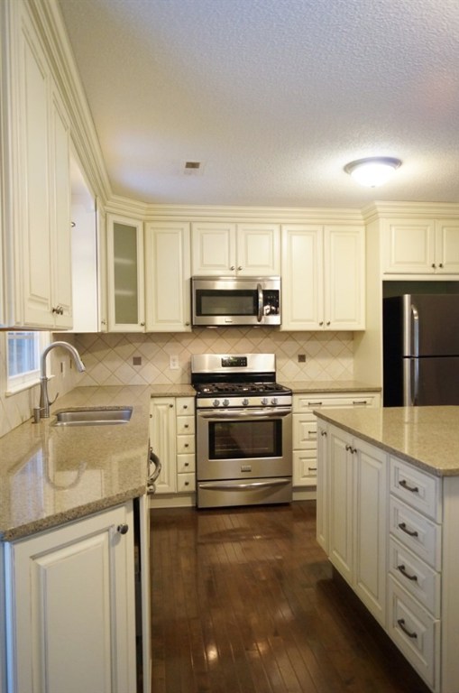 832 State Rd S-37-359 Seneca, SC 29672 - Photo 3 of 22 Gallery Image 3