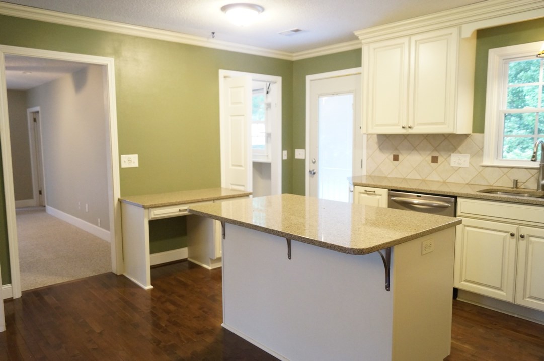 832 State Rd S-37-359 Seneca, SC 29672 - Photo 5 of 22 Gallery Image 5