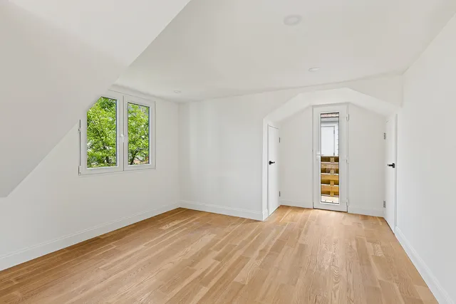 $675,000 | 32 Lincoln Terrace | Sheepshead Bay