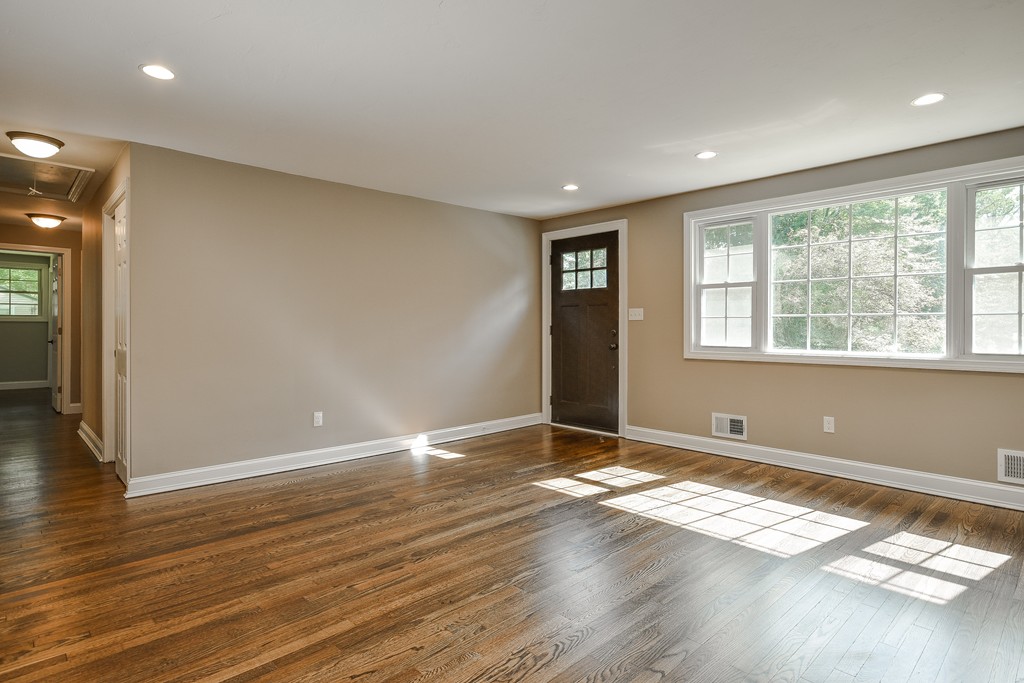 39 Lyman Road Framingham, MA 01701 - Photo 5 of 30