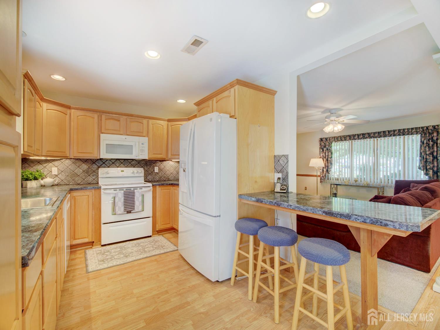 101 Idlewild Road Edison, NJ 08817 - Photo 17 of 42