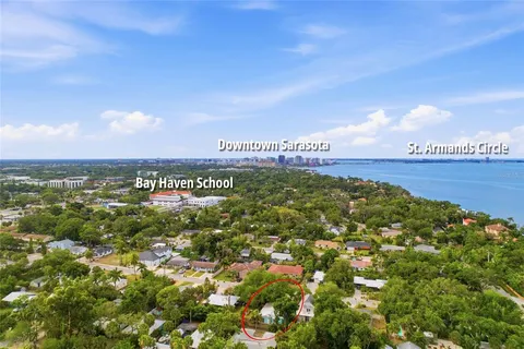 $575,000 | 845 Highland Street, Sarasota, FL 34234