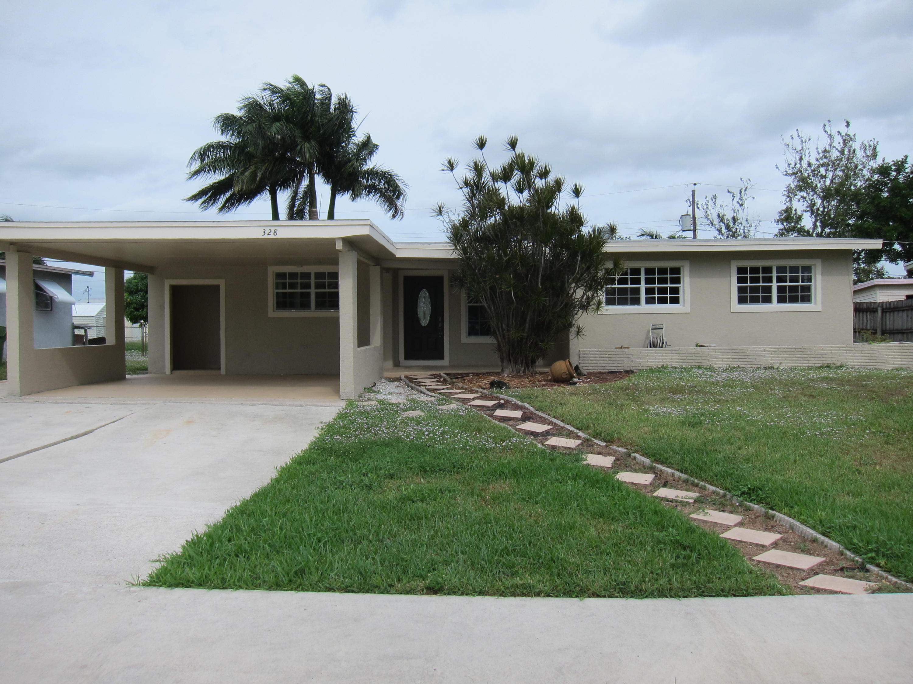 328 Bayside Road Lake Worth, FL 33461 - Photo 1 of 12 FRONT OF HOUSE