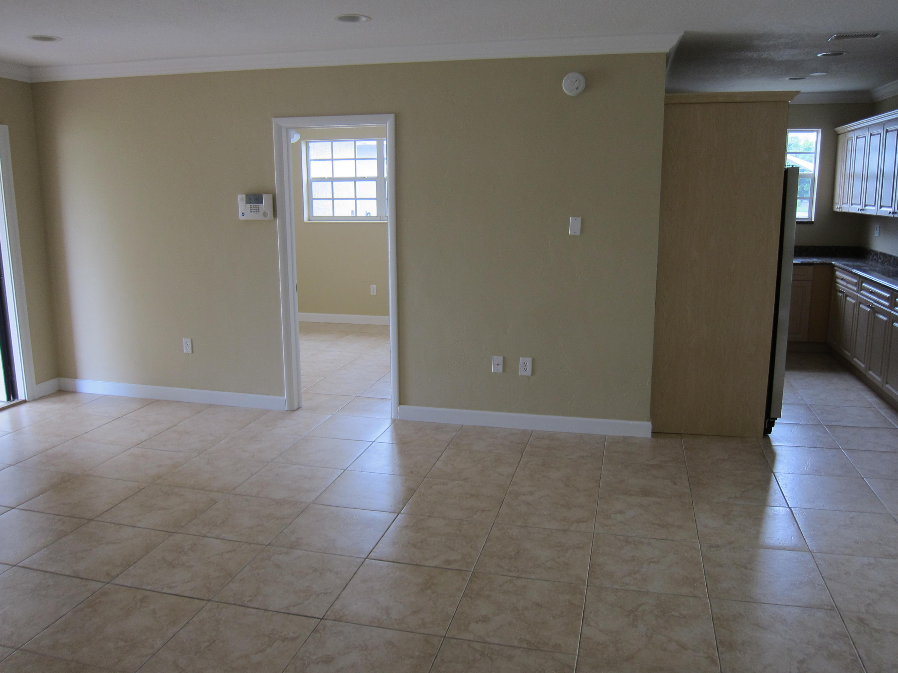 328 Bayside Road Lake Worth, FL 33461 - Photo 10 of 12 013