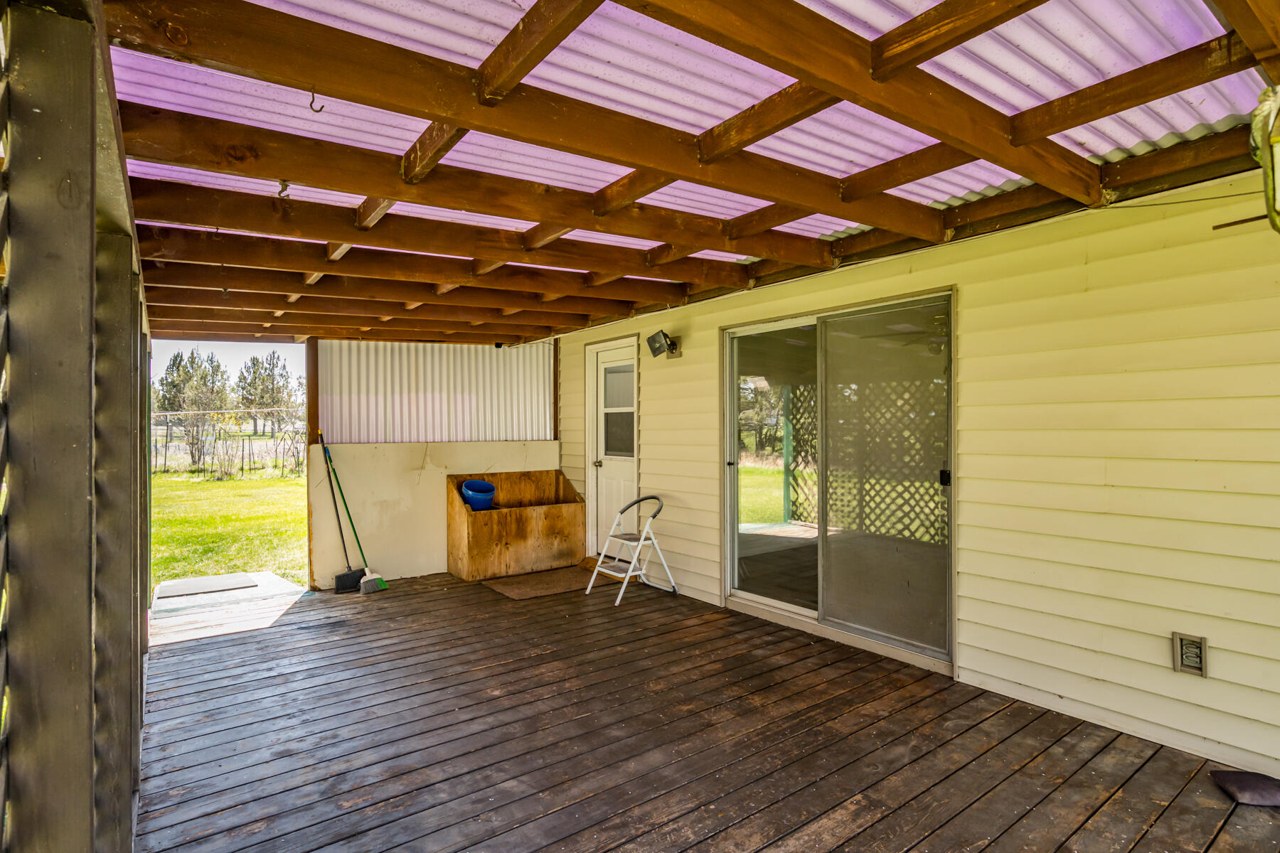 22070 Erickson Road Bend, OR 97701 - Photo 26 of 37 JH5_9184