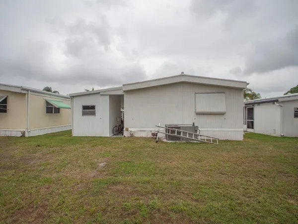 $135,000 | 4800 Southeast Federal Highway, Unit 145, Stuart, FL 34997
