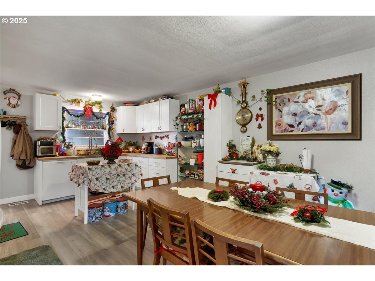 Undisclosed Address Lebanon, OR 97355 - Photo 20 of 34