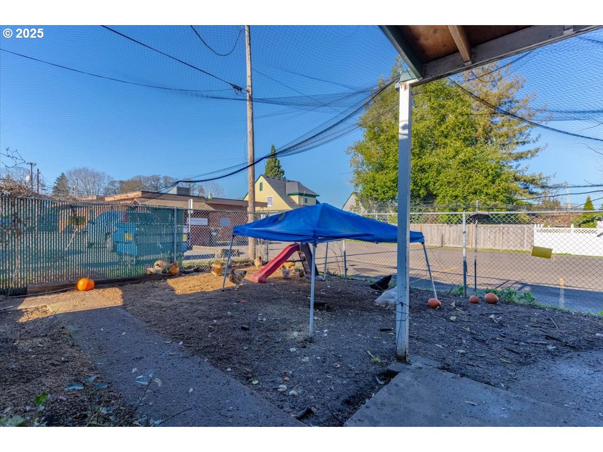 Undisclosed Address Lebanon, OR 97355 - Photo 31 of 34 an outdoor space with seating
