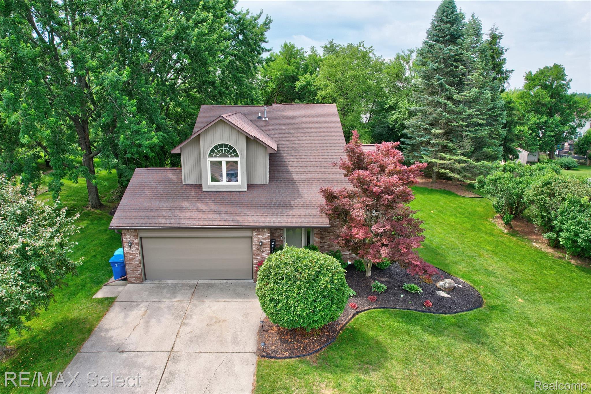 220 East Rolston Road Linden, MI 48451 - Photo 2 of 37 220 E Rolston Rd 02.jpg