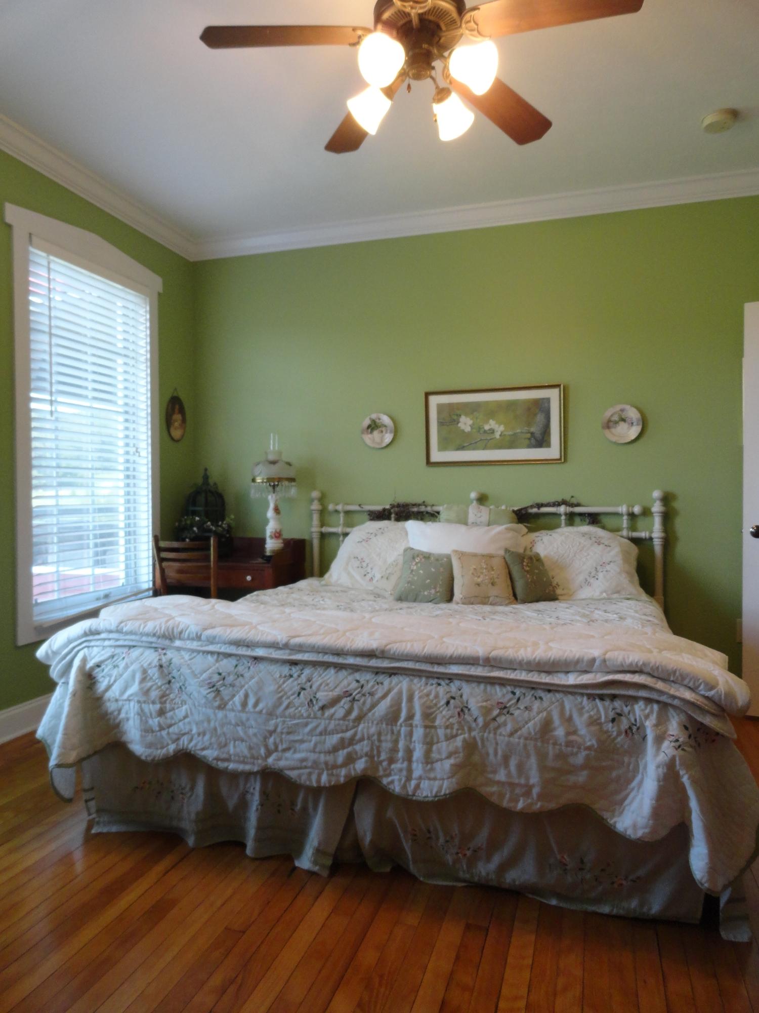 436 Hidden Valley Road Clinton, TN 37716 - Photo 22 of 40 Bedroom