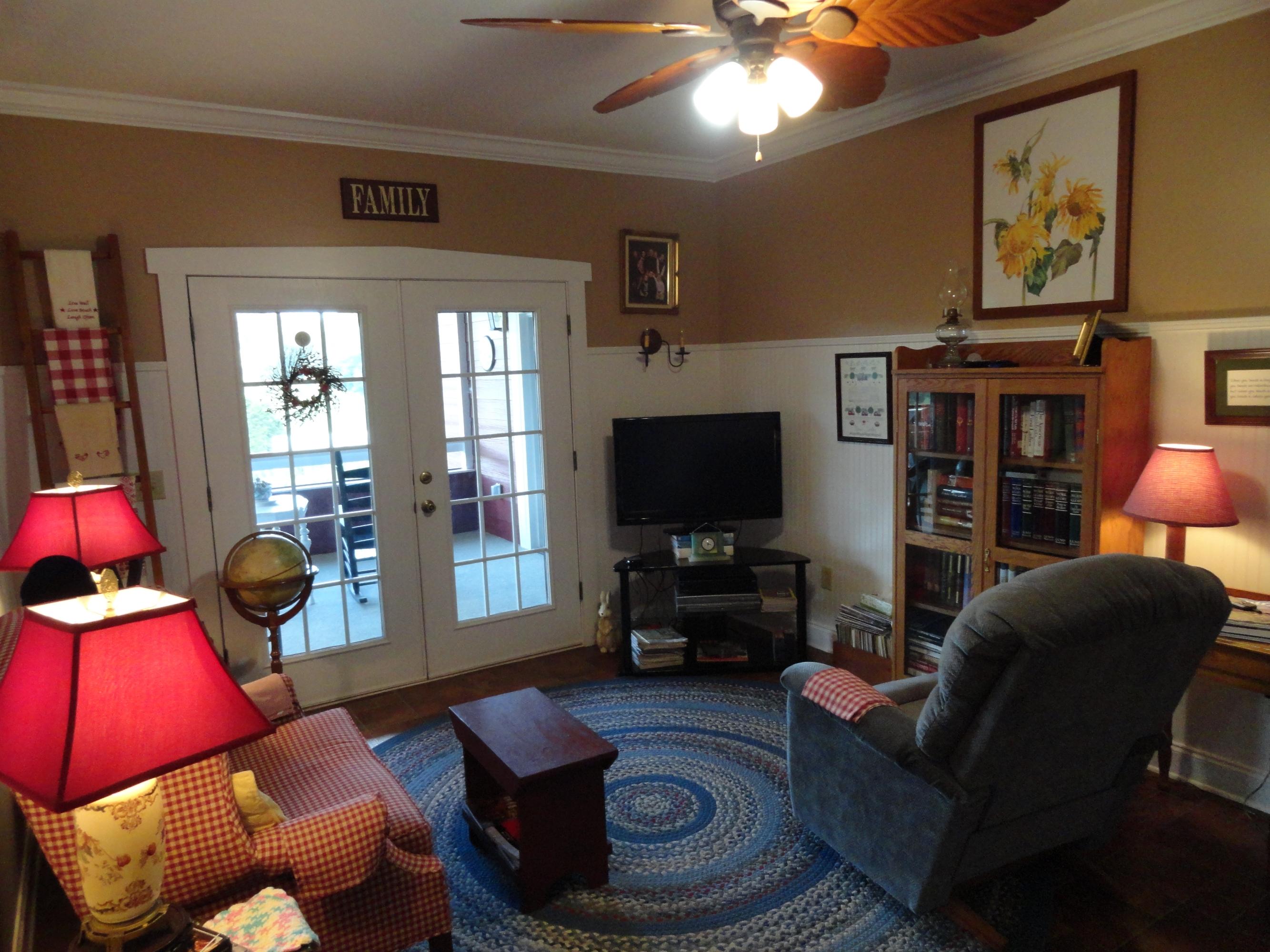 436 Hidden Valley Road Clinton, TN 37716 - Photo 24 of 40 Sunroom