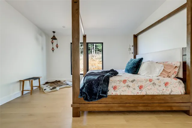 $1,300,000 | 2181 County Road 481, Thrall, TX 76578