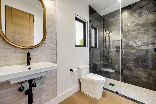 $1,300,000 | 2181 County Road 481, Thrall, TX 76578