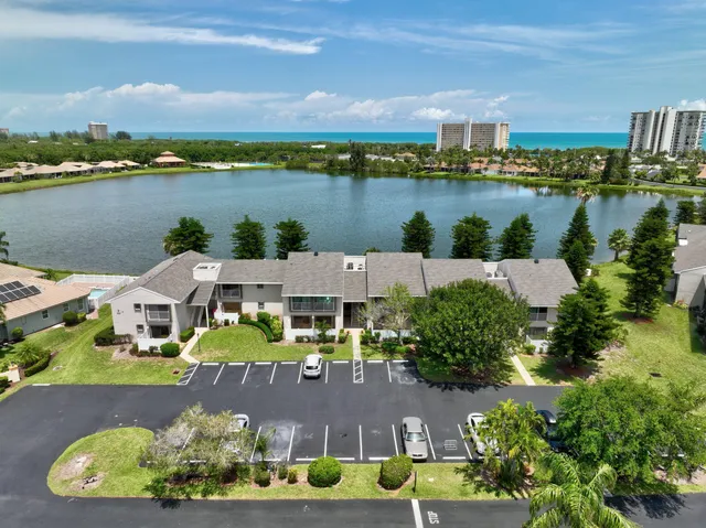 $280,000 | 3218 South Lakeview Circle, Unit 7206, Hutchinson Island, FL 34949