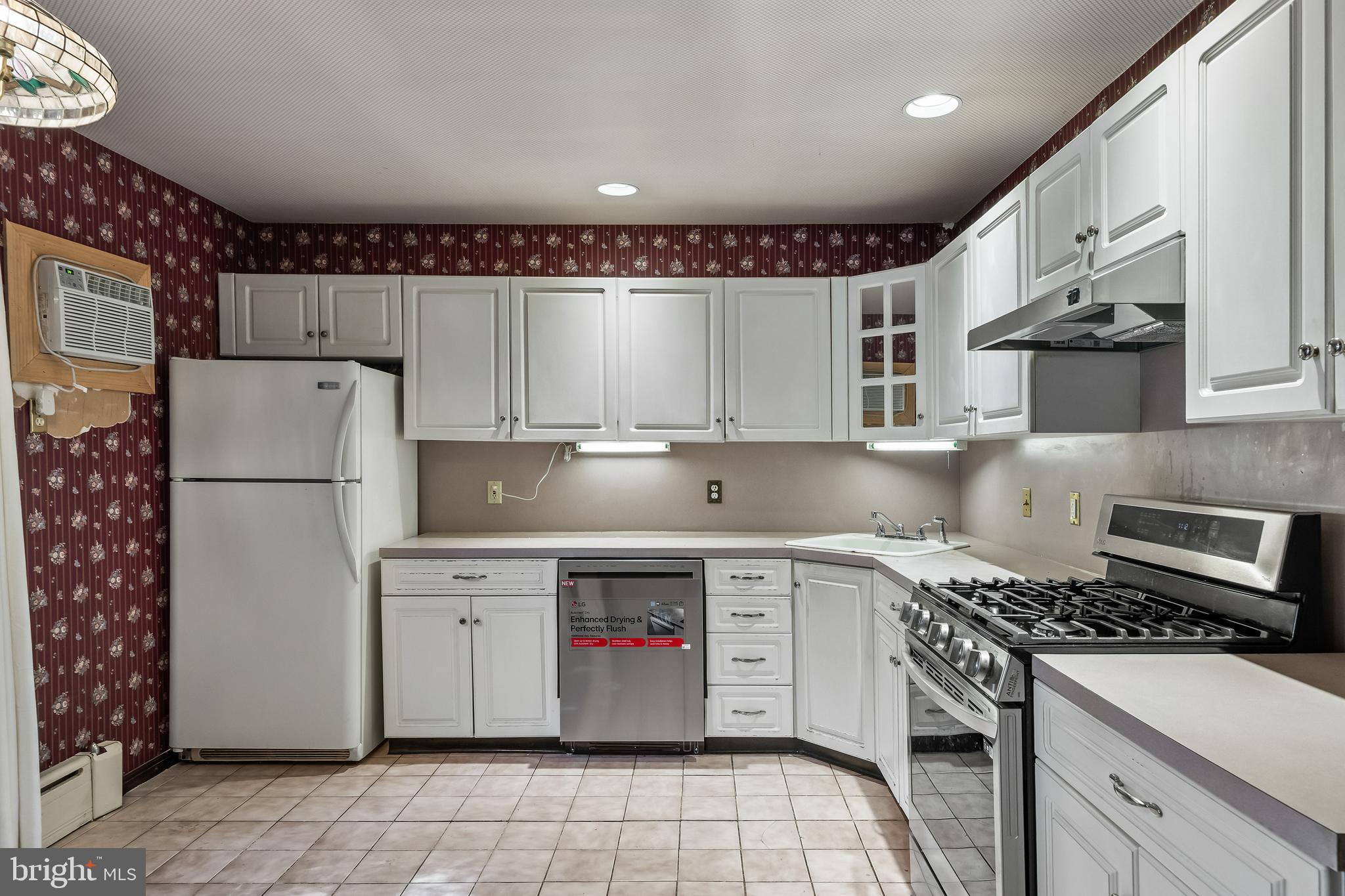 130 Evesham Avenue East Magnolia, NJ 08049 - Photo 11 of 25