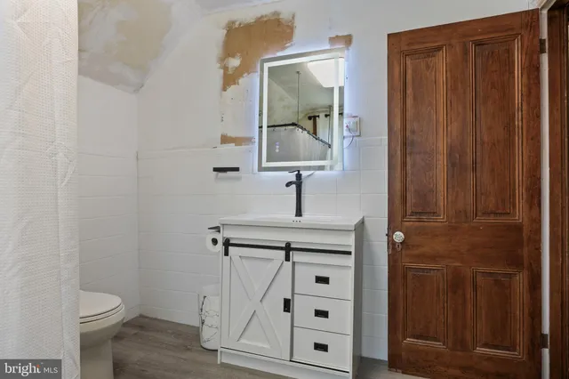 $220,000 | 130 Evesham Avenue East, Magnolia, NJ 08049