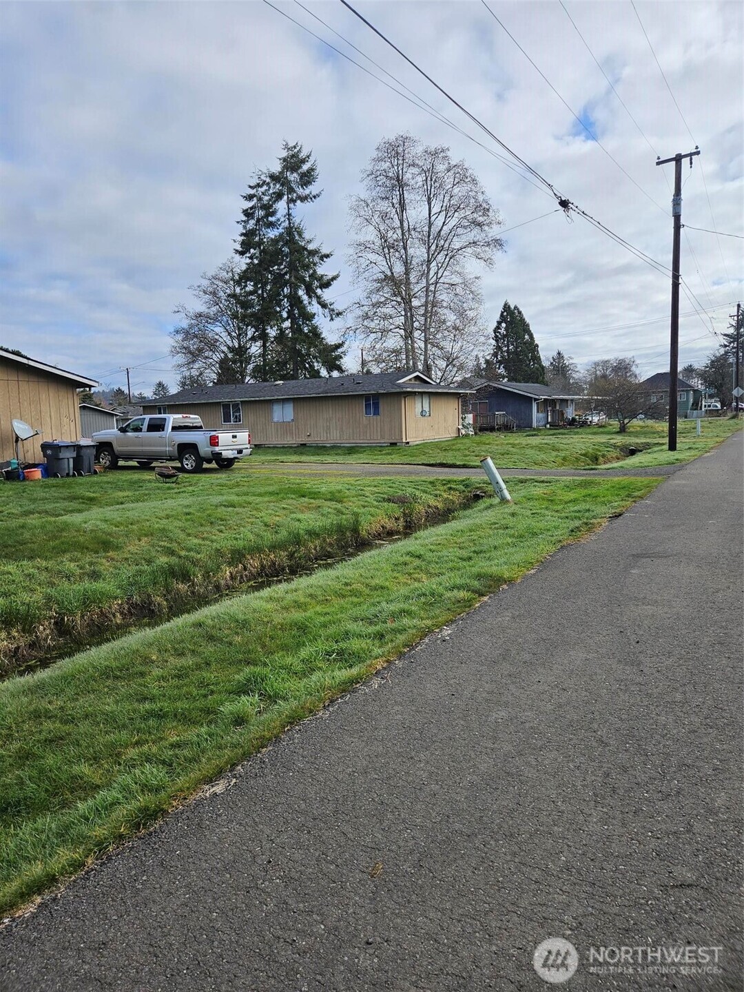 1114 Fordney Street Aberdeen, WA 98520 - Photo 4 of 4 a view of a park