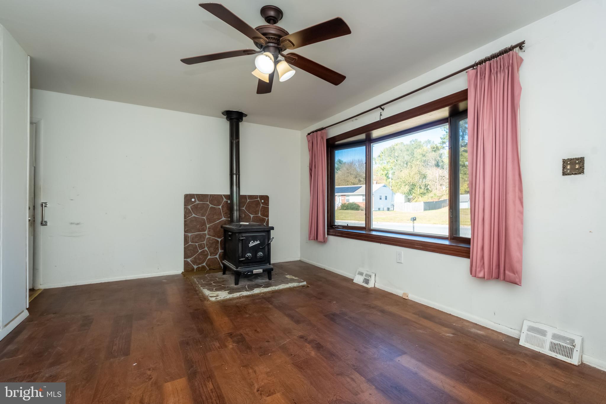 409 Hammershire Road Owings Mills, MD 21117 - Photo 4 of 48 Gallery Image 4