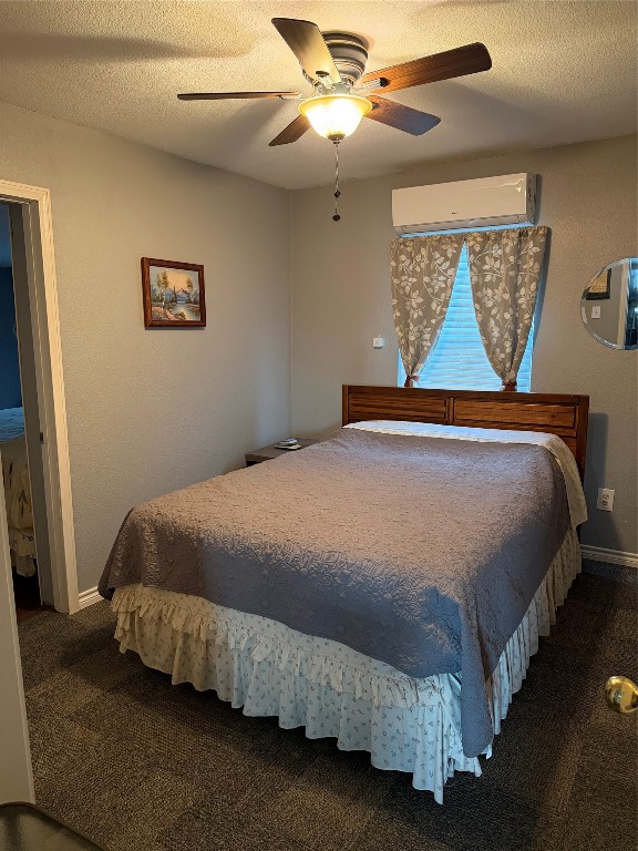 12151 State Highway 75 North Buffalo, TX 75831 - Photo 18 of 50 a bedroom with a bed and a window