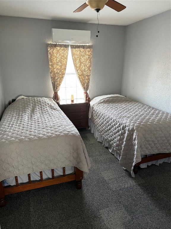 12151 State Highway 75 North Buffalo, TX 75831 - Photo 19 of 50 a bed sitting in a bedroom next to a window