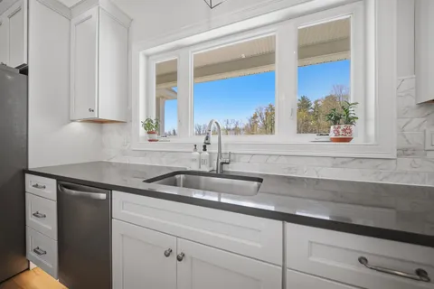 $815,000 | 410 Blane Circle, Unit 55, Pembroke, NH 03275