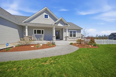 $815,000 | 410 Blane Circle, Unit 55, Pembroke, NH 03275