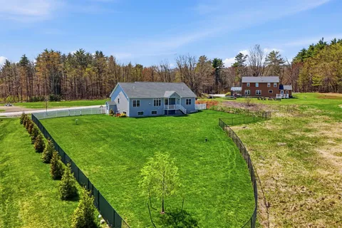 $815,000 | 410 Blane Circle, Unit 55, Pembroke, NH 03275