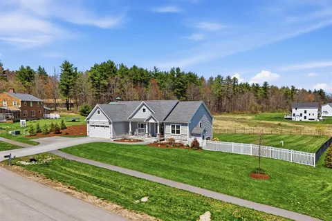 $815,000 | 410 Blane Circle, Unit 55, Pembroke, NH 03275